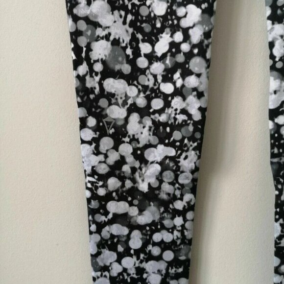 NWT IVIVVA by LULULEMON Black White Print Rhythmic Tight Mesh Pants Girls 12, 14 - Picture 5 of 7